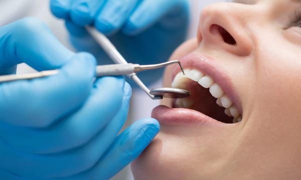Врач Кадыкалова назвала пять ненужных стоматологических процедур