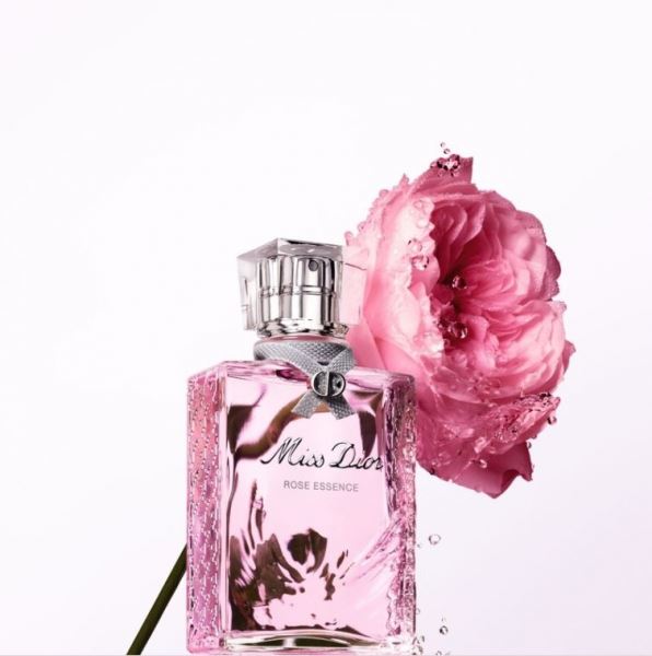 
<p>                        Christian Dior Miss Dior Rose Essence</p>
<p>                    