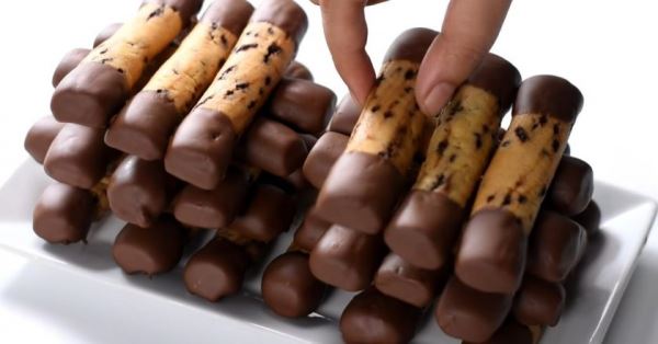 Хрустящие палочки с шоколадом в духовке
