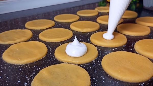 Симпатичное печенье из песочного теста с начинкой
