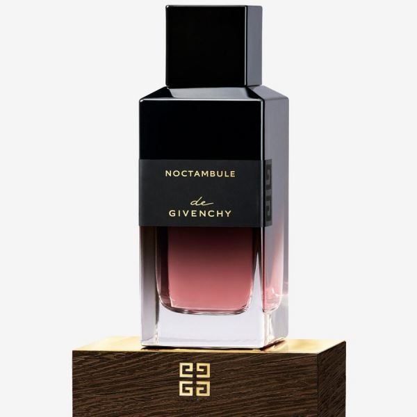 </p>
<p>                        Три новых аромата La Collection Particulière от Givenchy</p>
<p>                    